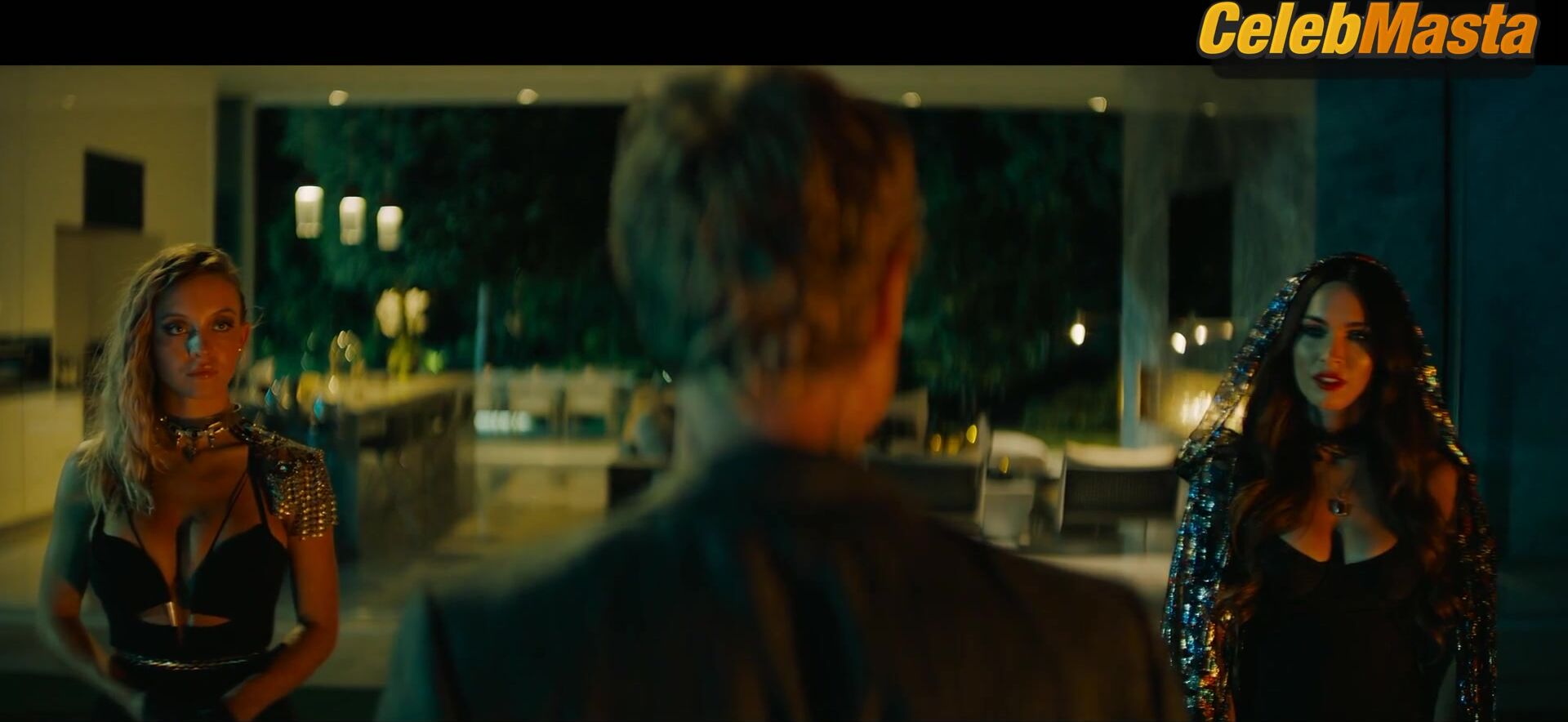 Megan Fox And Sydney Sweeney Hot Scene From Night Teeth - Photo 1 of 5 photo 4