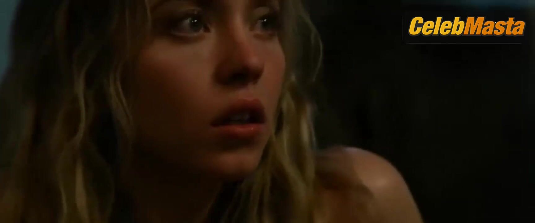 Sydney Sweeney Ass, Tits Scene From The Voyeurs - Photo 2 of 5 photo 4