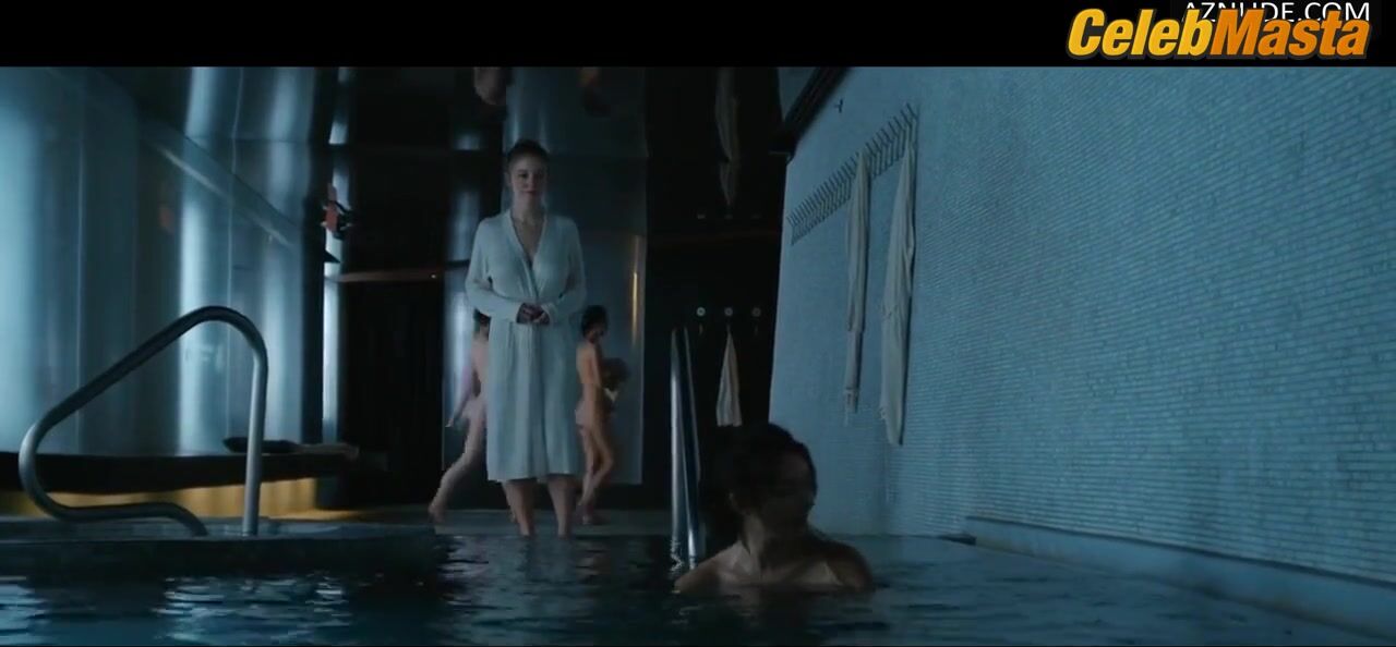 Sydney Sweeney Hot Scene From The Voyeurs - Photo 2 of 5 photo 4