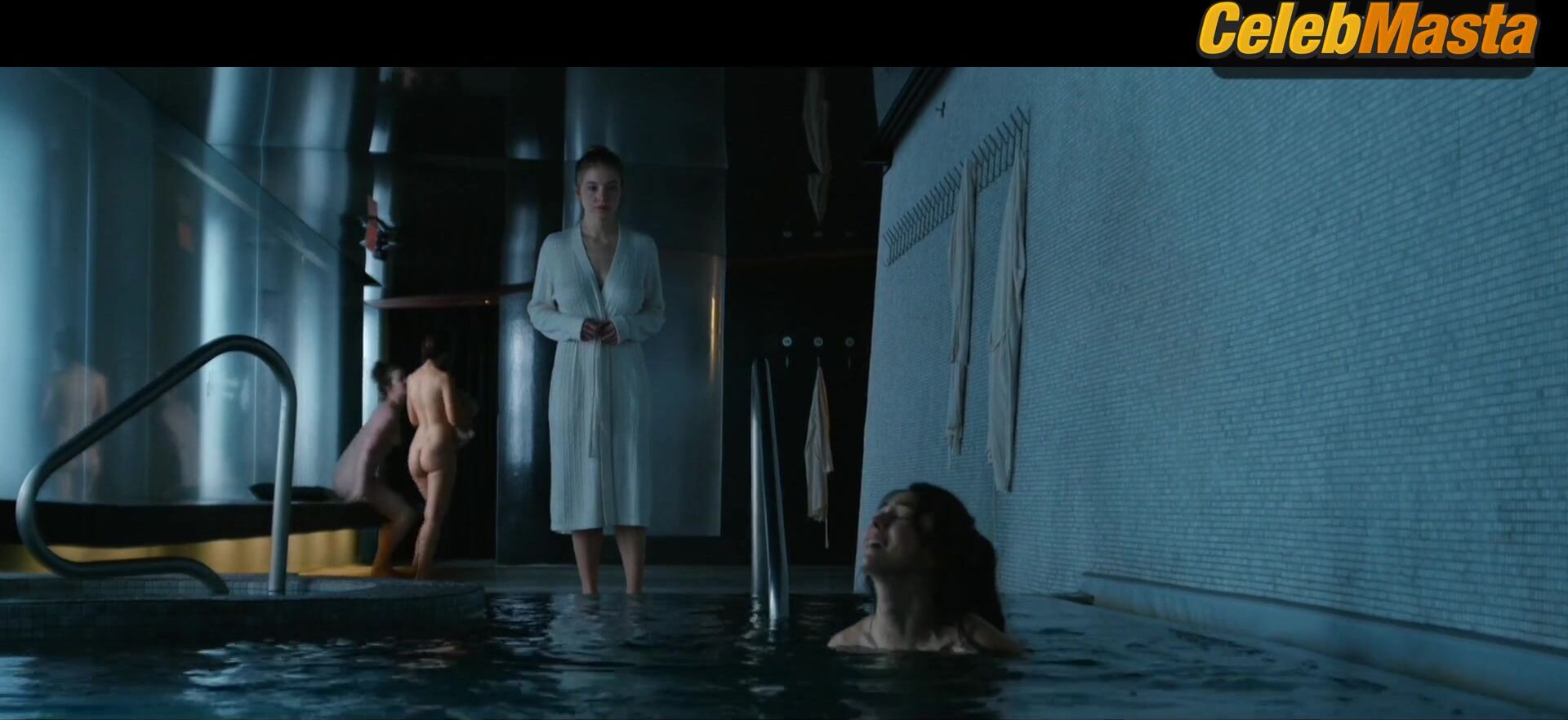 Natasha Liu Bordizzo Sydney Sweeney And Booty Scene From The - Photo 1 of 5 photo 5