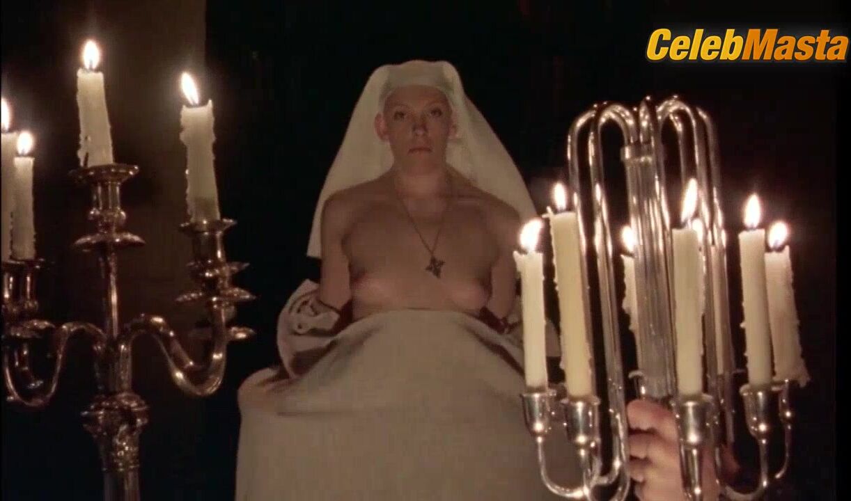 Toni Collette ’s Tits, Bush Scene In 81/2 Women - Photo 2 of 5 photo 1