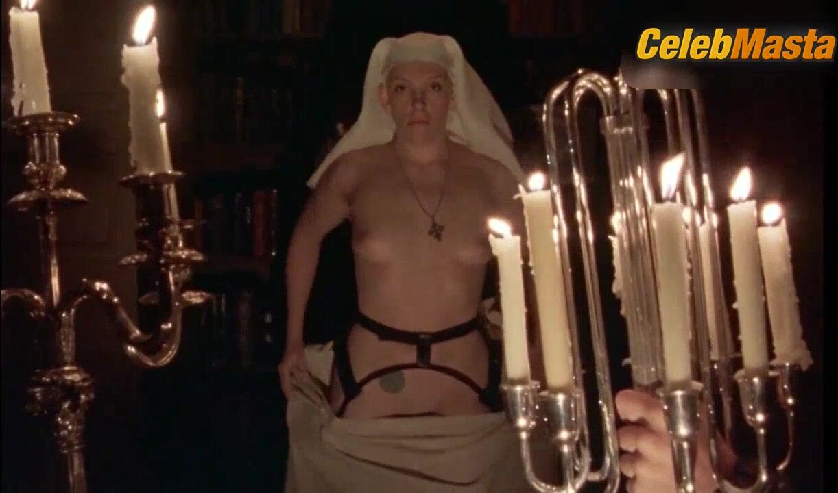 Toni Collette ’s Tits, Bush Scene In 81/2 Women - Photo 2 of 5