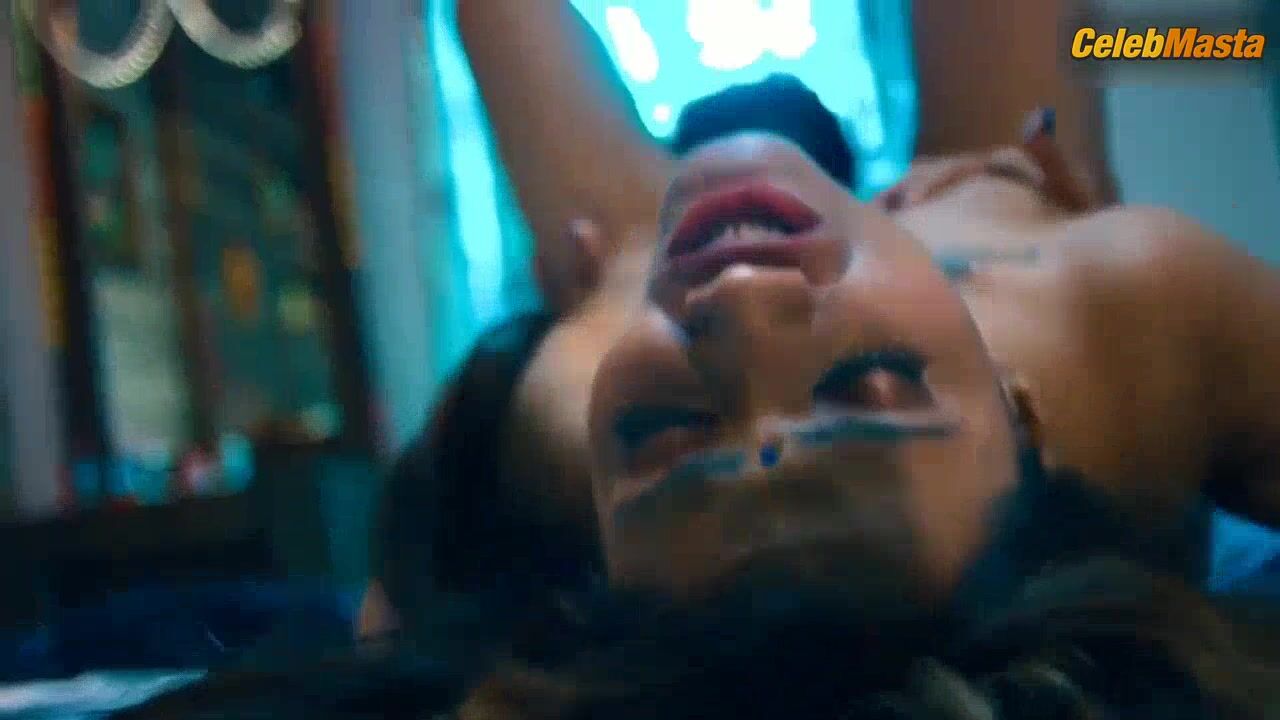 Jinnie Jaaz Tits Scene In Charmsukh - Photo 2 of 5 photo 5