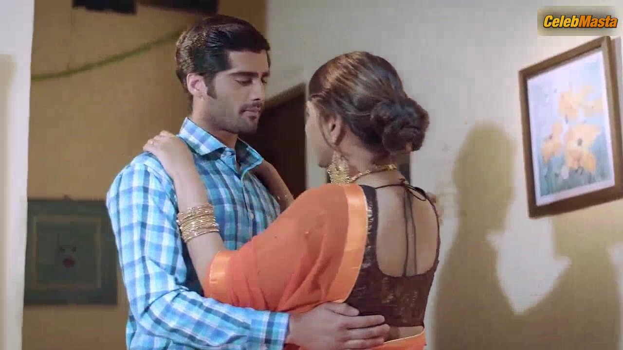 Jinnie Jaaz Displays Boobs Scene In Charmsukh - Photo 1 of 5