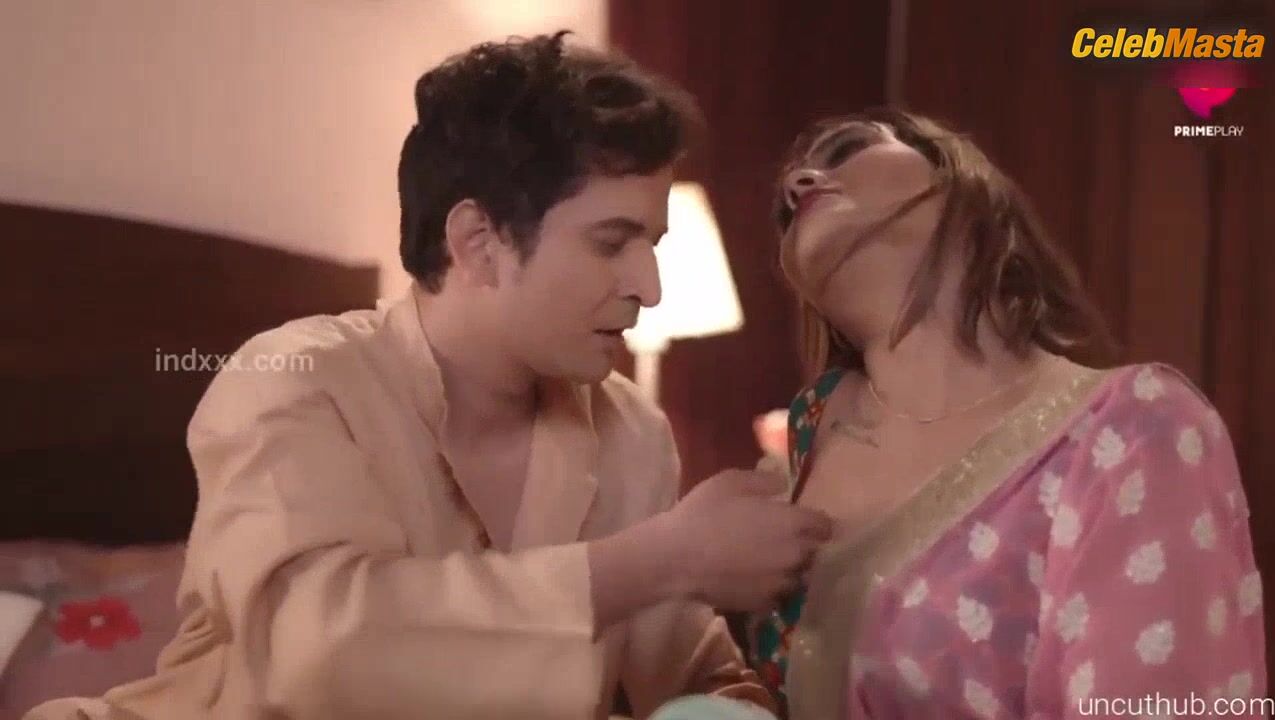 Jinnie Jaaz Tits Scene In Jhol Jhal - Photo 1 of 5