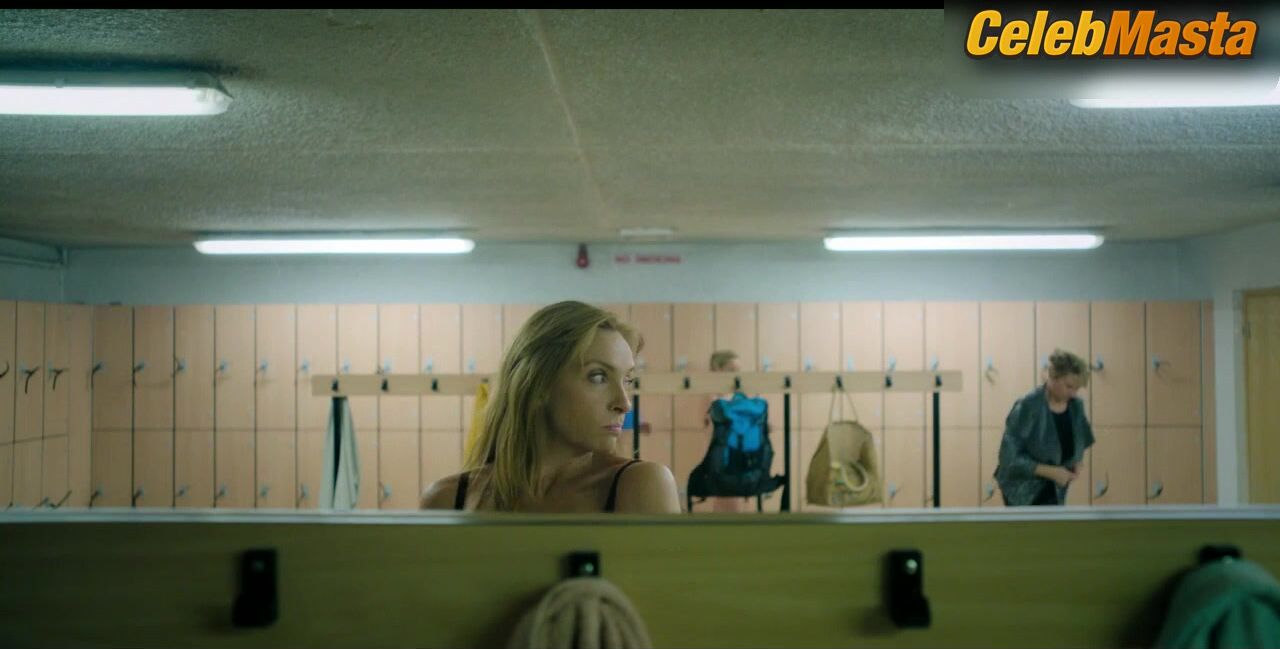 Toni Collette Reveals Underwear Scene In Wanderlust - Photo 2 of 5