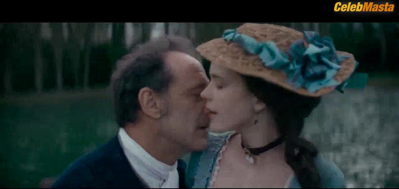 Stacy Martin Reveals Ass, Tits Scene In Casanova, Last - Photo 2 of 5 photo 4