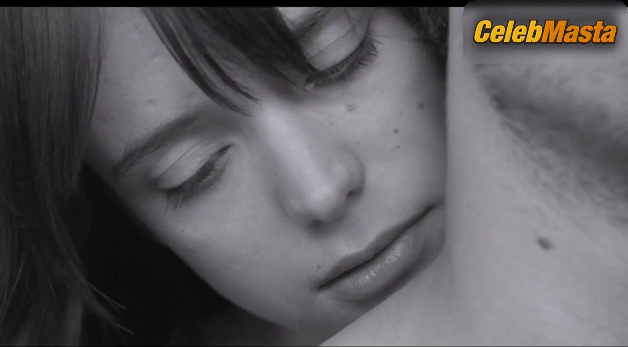 Stacy Martin Flaunts Tits, Butt Scene In Godard Mon Amour - Photo 2 of 5 photo 4