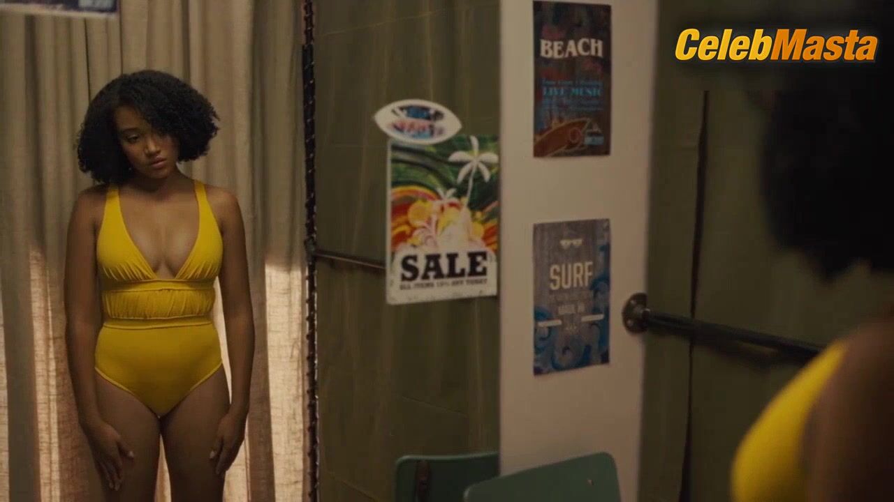 Amandla Stenberg Swimsuit Scene From Everything, Everything - Photo 1 of 5