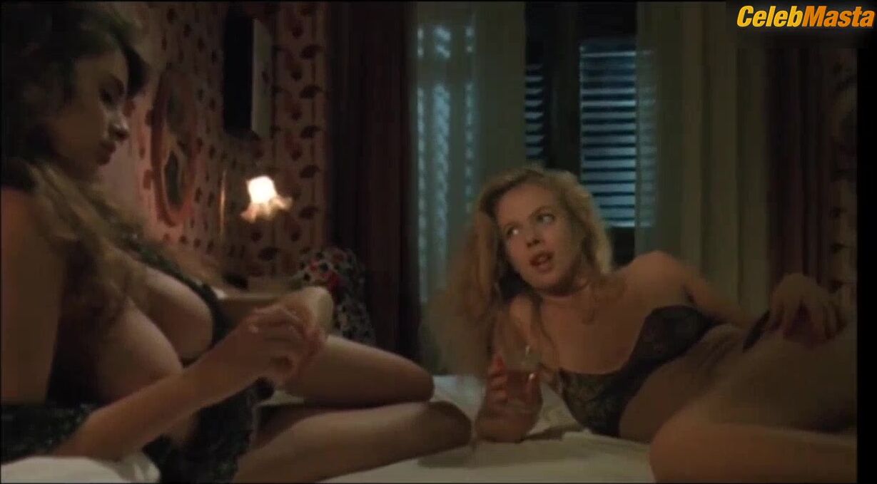 Deborah Caprioglio Rossana Gavinel And ’s Booty, Tits - Photo 2 of 5 photo 1