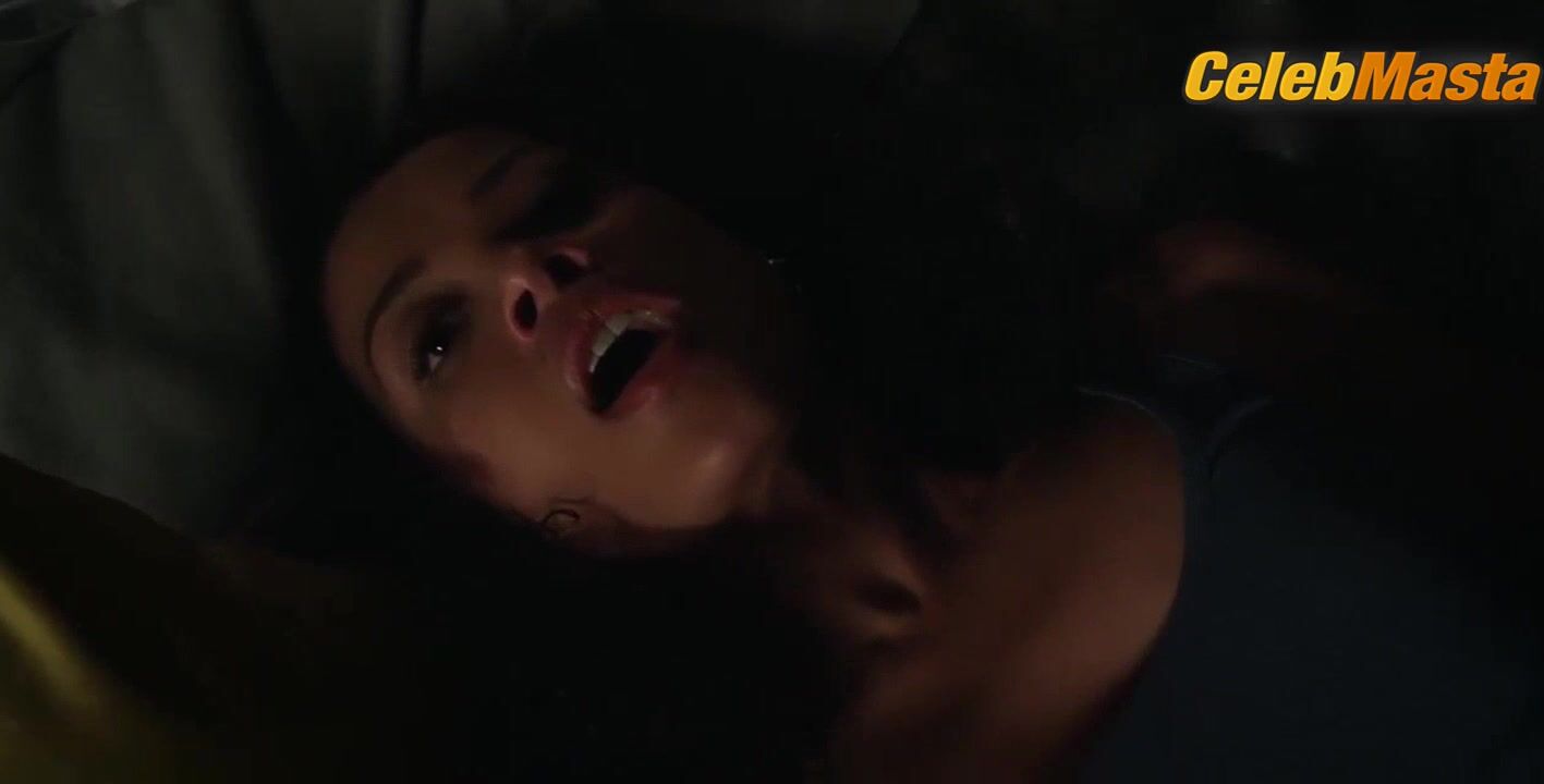 Gugu Mbatha-raw Bares Butt, Tits Scene In The Morning Show - Photo 2 of 5 photo 5