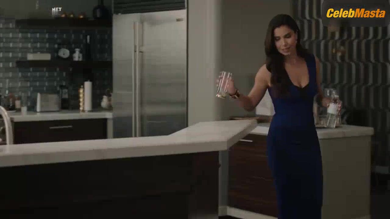 Roselyn Sanchez Tits, Swimsuit Scene In Grand Hotel - Photo 1 of 5 photo 4