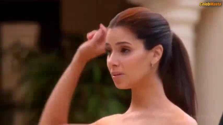 Roselyn Sanchez Hot Scene In Devious Maids - Photo 3 of 5 photo 1