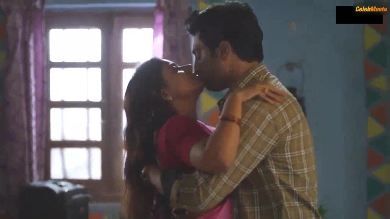 Sneha Paul Topless Breasts Scene In Charmsukh Chawl - Photo 1 of 5 photo 2