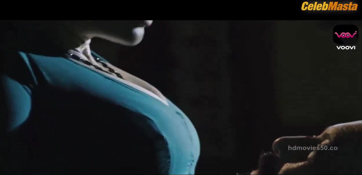 Jinnie Jaaz Boobs Scene In Jaan Bujh Kar - Photo 1 of 5 photo 4