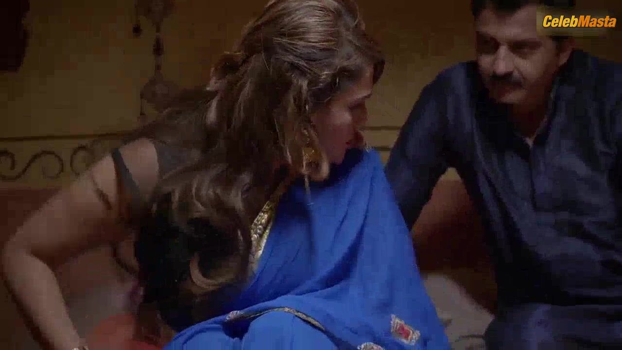 Jinnie Jaaz Exposes Boobs Scene In Charmsukh - Photo 2 of 5 photo 1