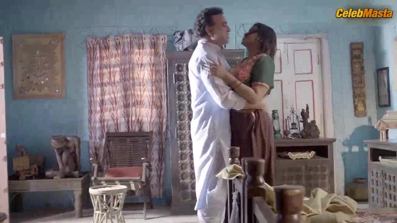 Jinnie Jaaz Flaunts Boobs Scene In Charmsukh - Photo 3 of 5 photo 1