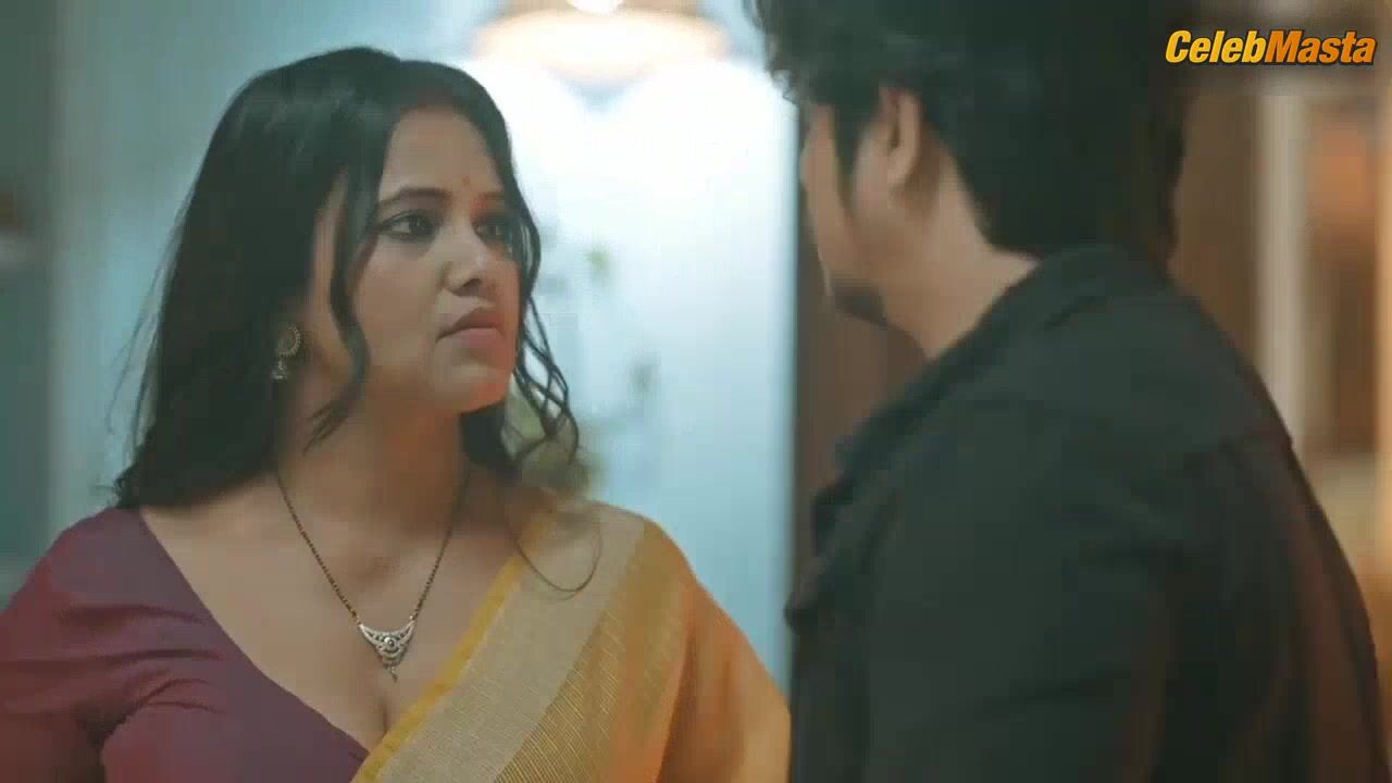 Priya Gamre ’s Hot Scene In Matki - Photo 1 of 5