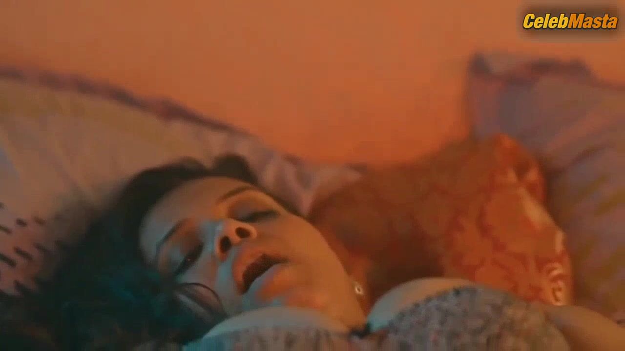 Priya Gamre ’s Hot Scene In Matki - Photo 1 of 5 photo 4