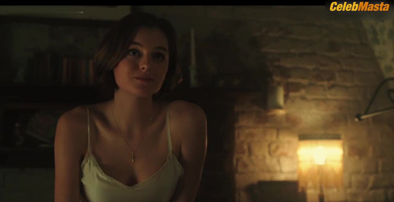 Emma Corrin Bares Boobs In Pennyworth Scene - Photo 2 of 5 photo 5