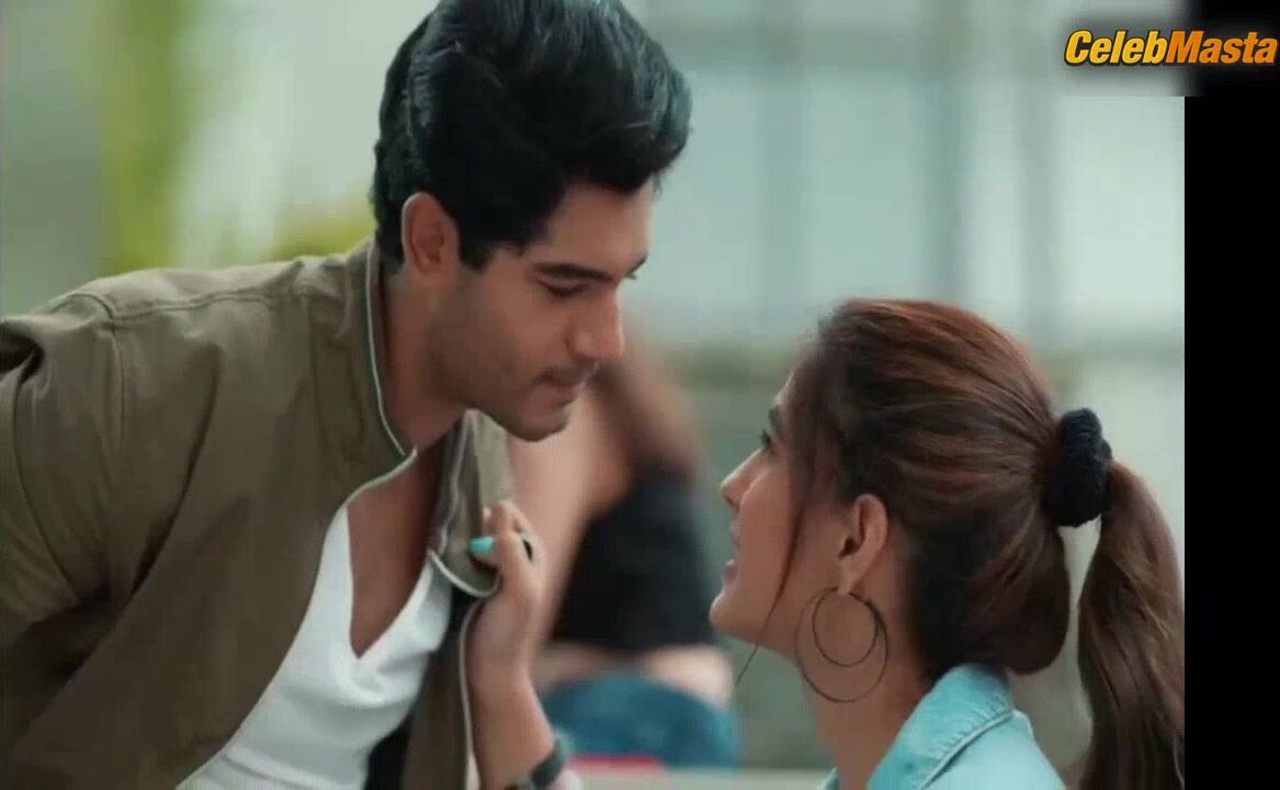Arushi Handa Reveals Sexy Scene In Roohaniyat - Photo 1 of 5