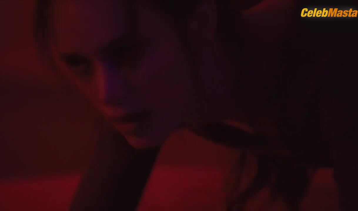 Stacy Martin Bares Breasts In Rosy Scene - Photo 2 of 5