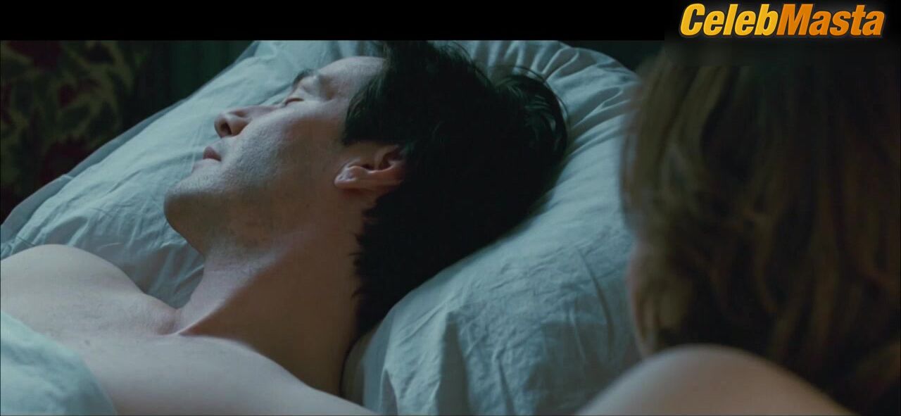 Vera Farmiga Hot Scene In Henry’s Crime - Photo 2 of 5 photo 1