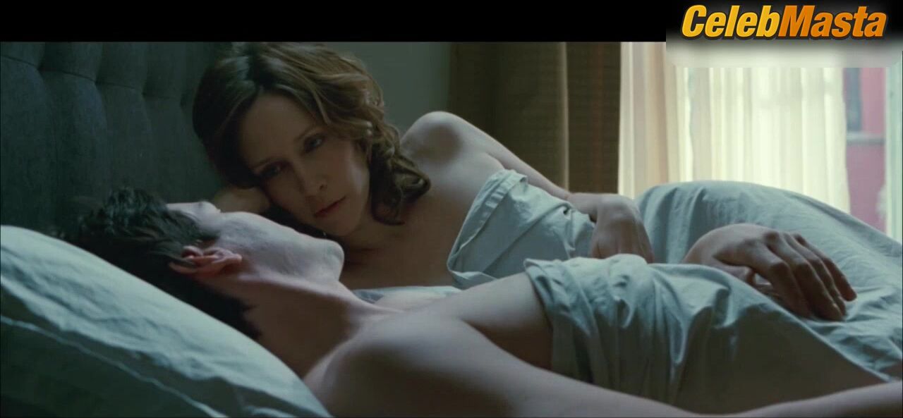 Vera Farmiga Hot Scene In Henry’s Crime - Photo 2 of 5