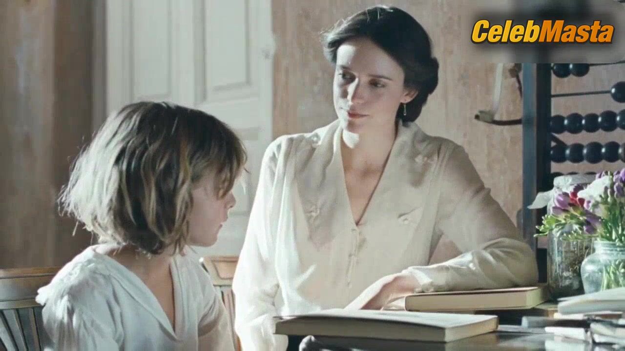 Stacy Martin ’s Sexy Scene From The Childhood Of A - Photo 1 of 5 photo 5