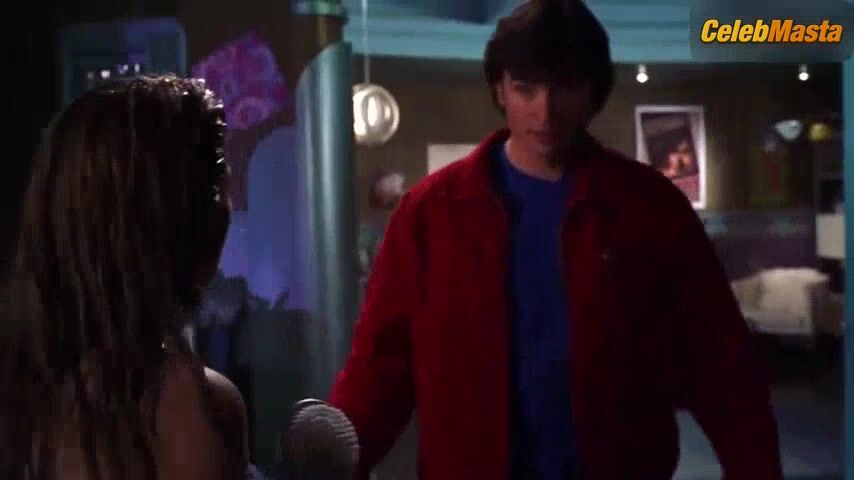 Erica Durance Reveals Sultry Scene In Smallville - Photo 1 of 5 photo 5