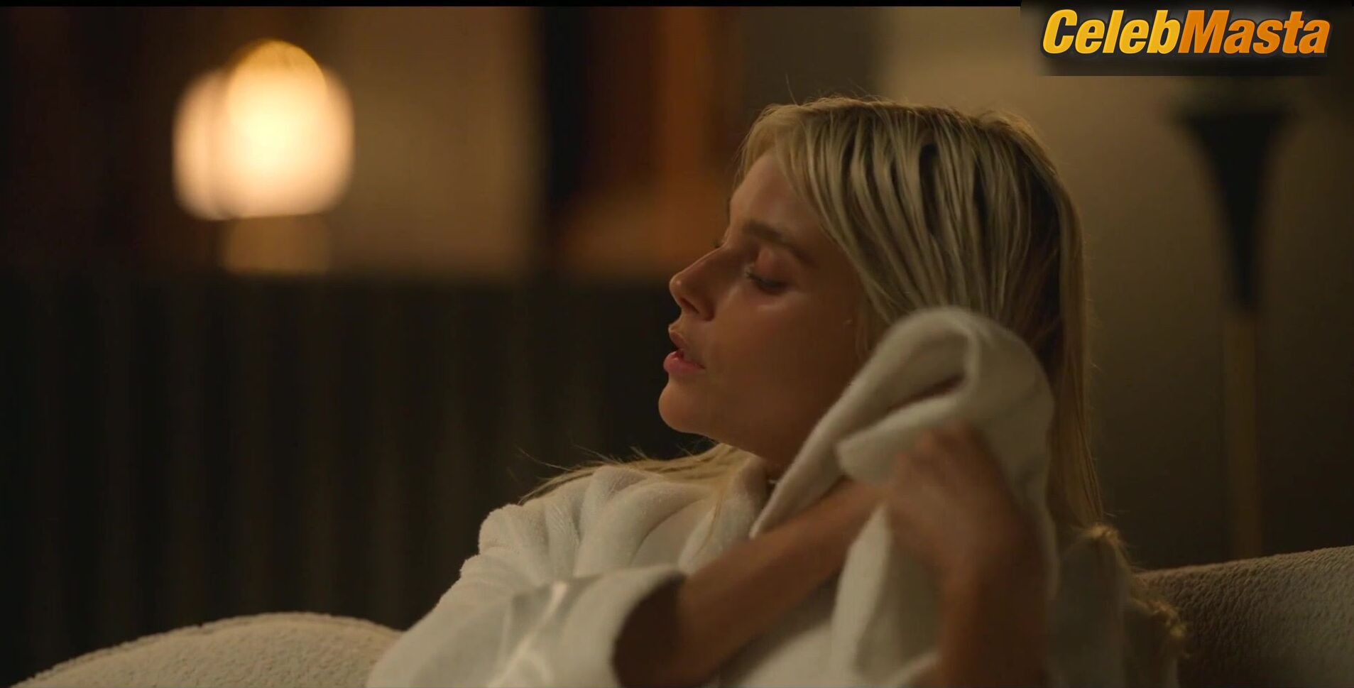Valentina Zenere Shows Underwear Scene In Elite - Photo 1 of 5