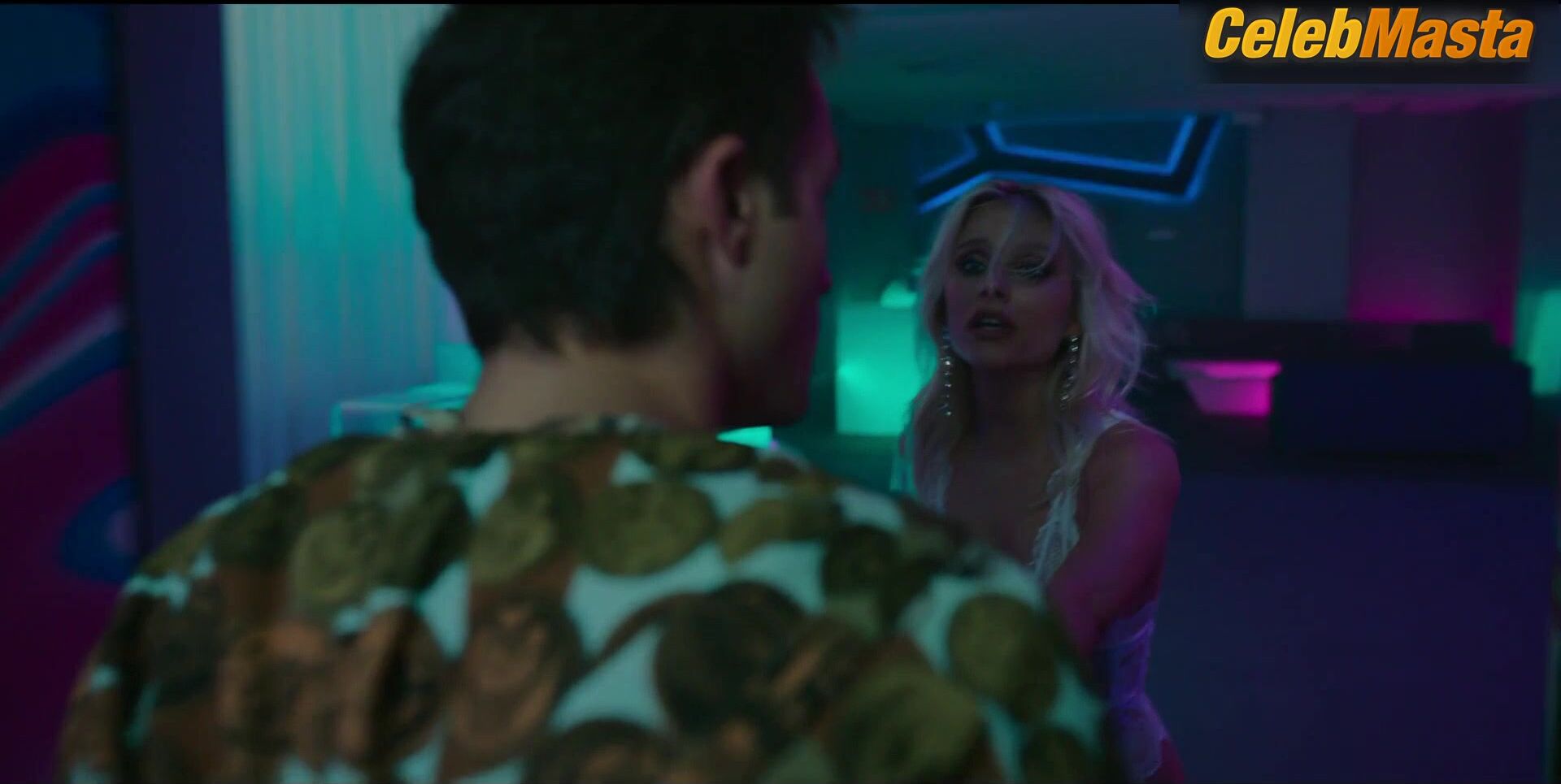 Valentina Zenere Reveals Sexy Scene In Elite - Photo 1 of 5 photo 2