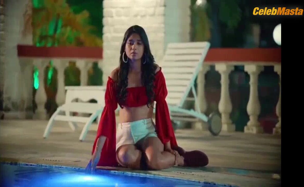 Kanika Mann Flaunts Bikini Scene In Roohaniyat - Photo 2 of 5