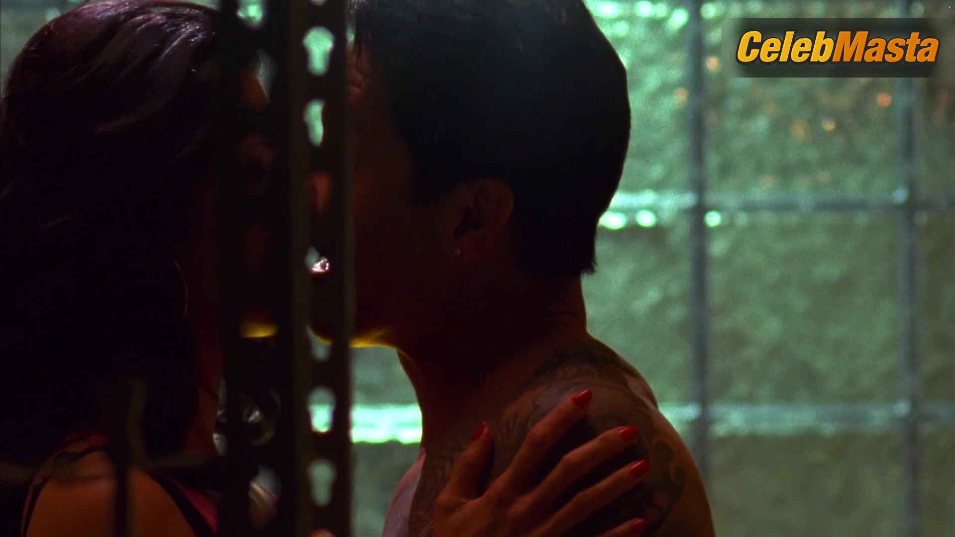 Kelly Hu ’s Sexy Scene From In Plain Sight - Photo 3 of 5 photo 4