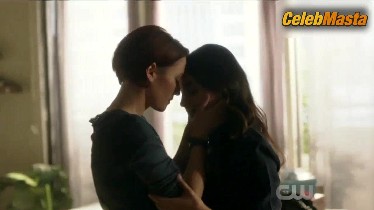 Chyler Leigh And Floriana Lima’s Lesbian Scene In - Photo 2 of 5 photo 4