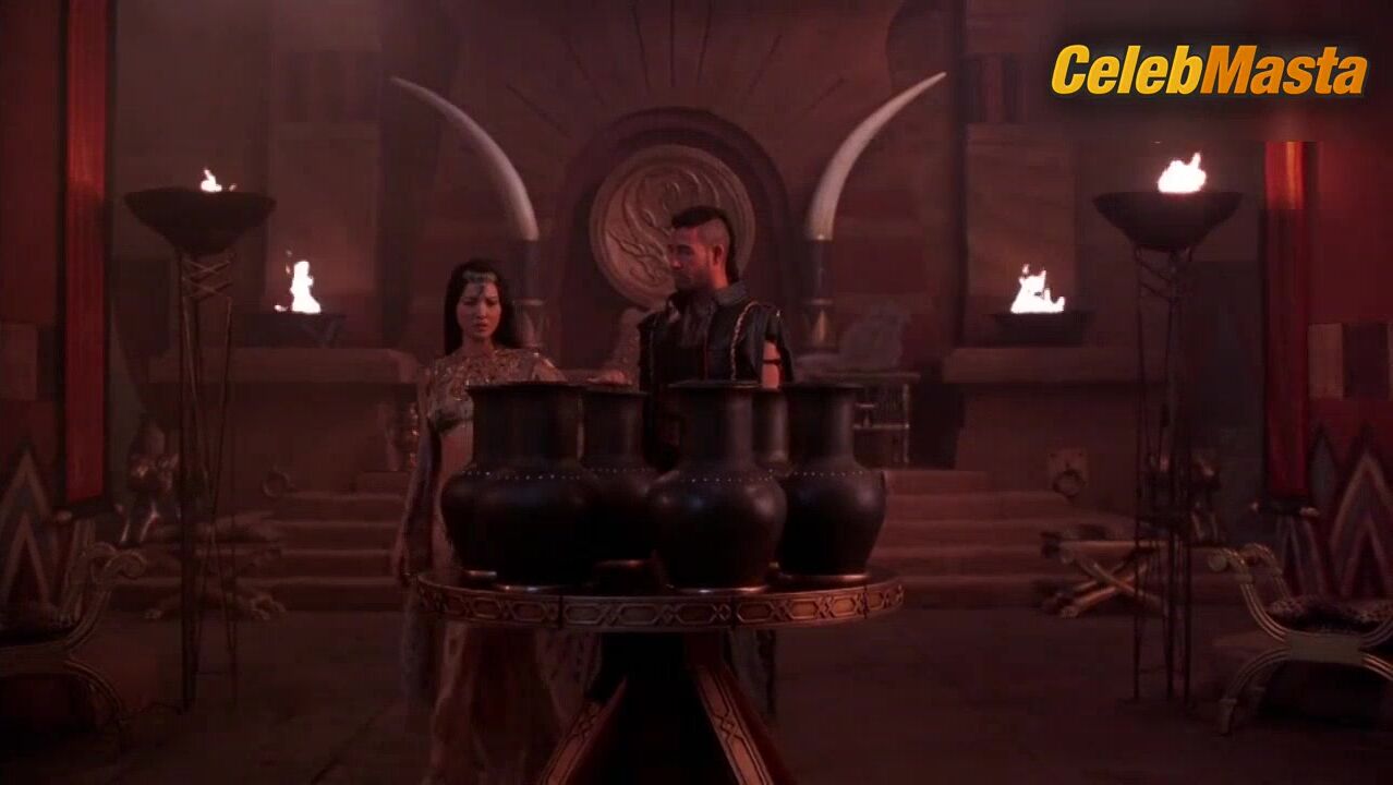 Kelly Hu Hot Scene In The Scorpion King - Photo 2 of 5 photo 1