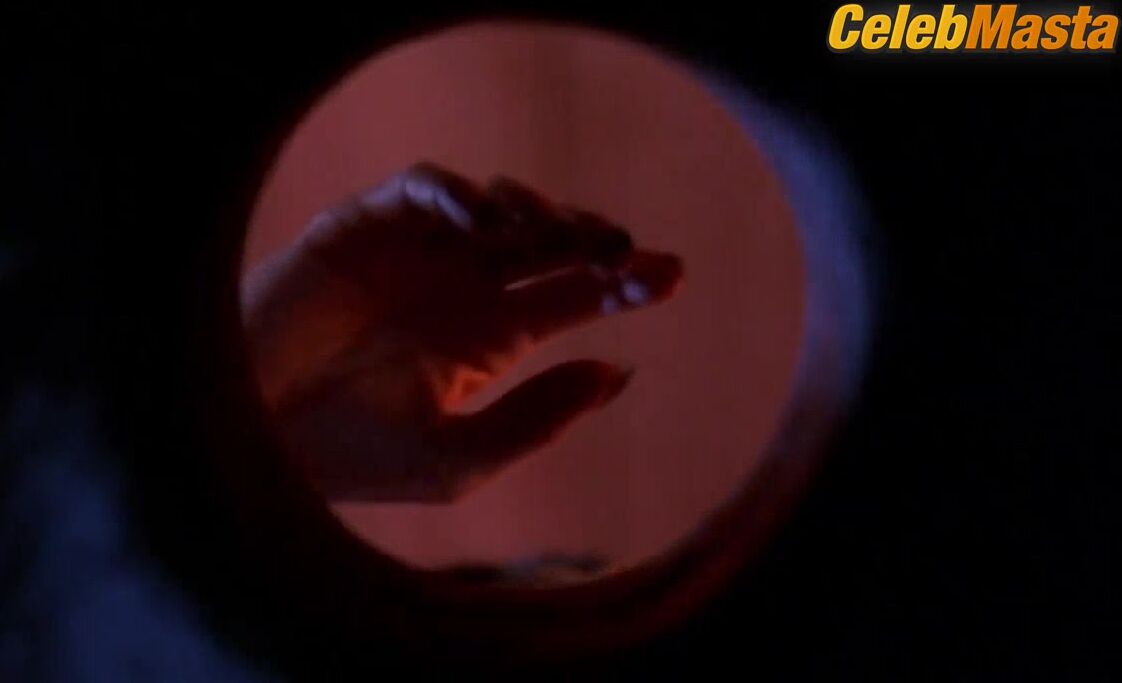 Kelly Hu Hot Scene In The Scorpion King - Photo 2 of 5 photo 4