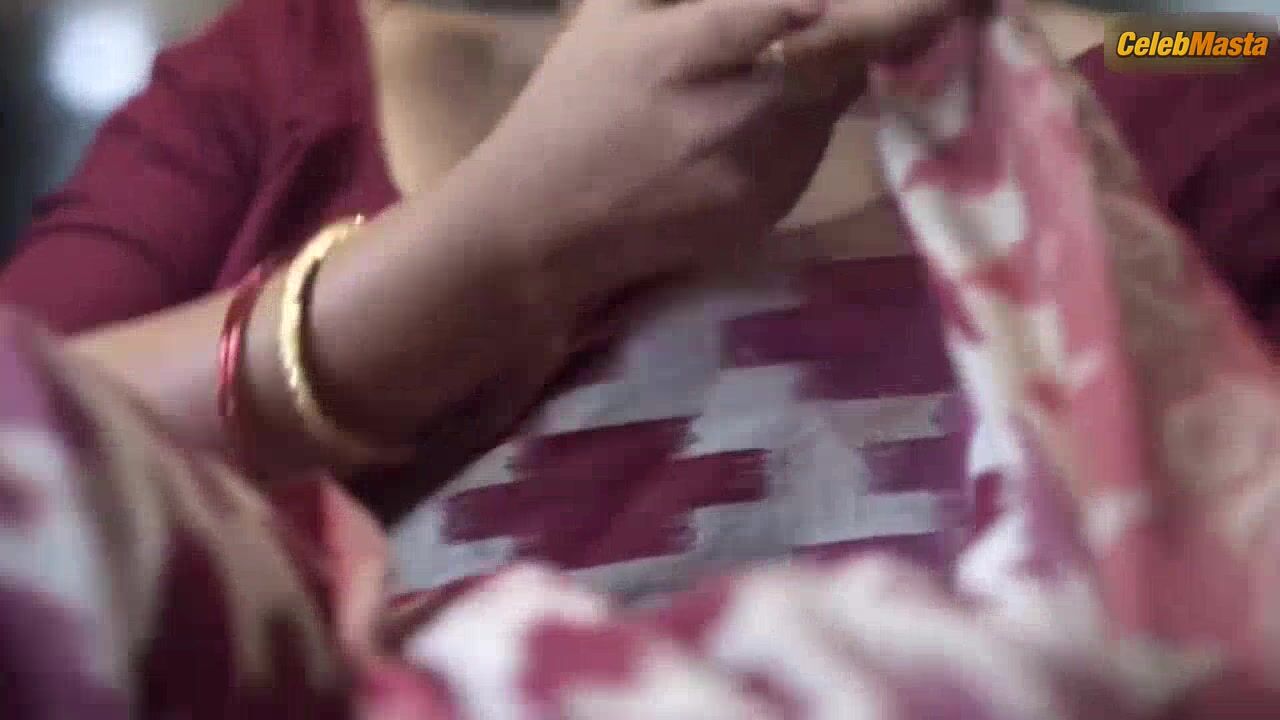Sneha Paul Boobs Scene In Charmsukh - Photo 1 of 5 photo 2