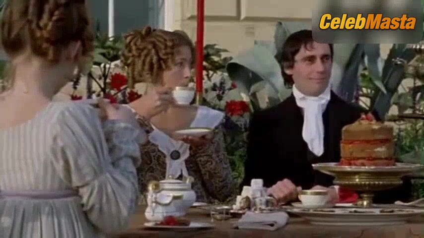 Perdita Weeks Underwear Scene From Lost In Austen - Photo 1 of 5