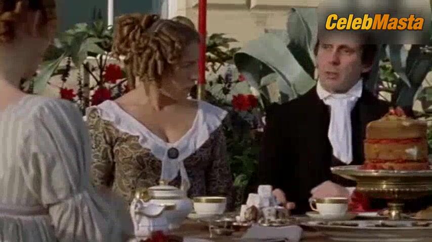 Perdita Weeks Underwear Scene From Lost In Austen - Photo 1 of 5 photo 5