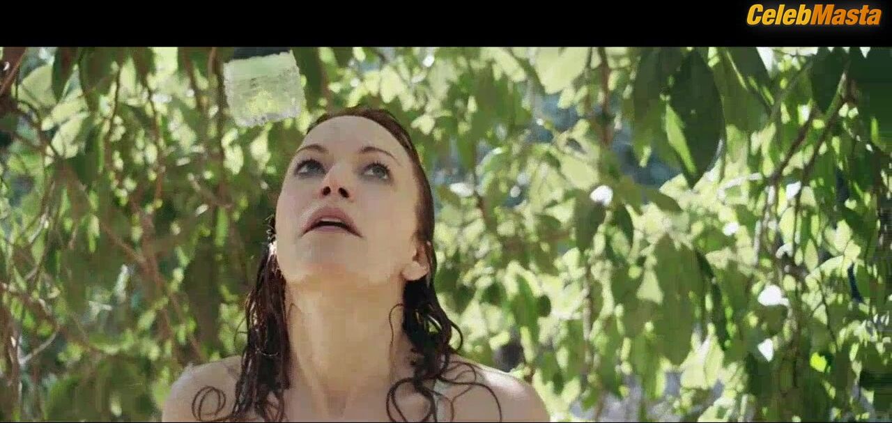 Britt Lower Booty And Boobs Scene In Circus Person - Photo 2 of 5 photo 4