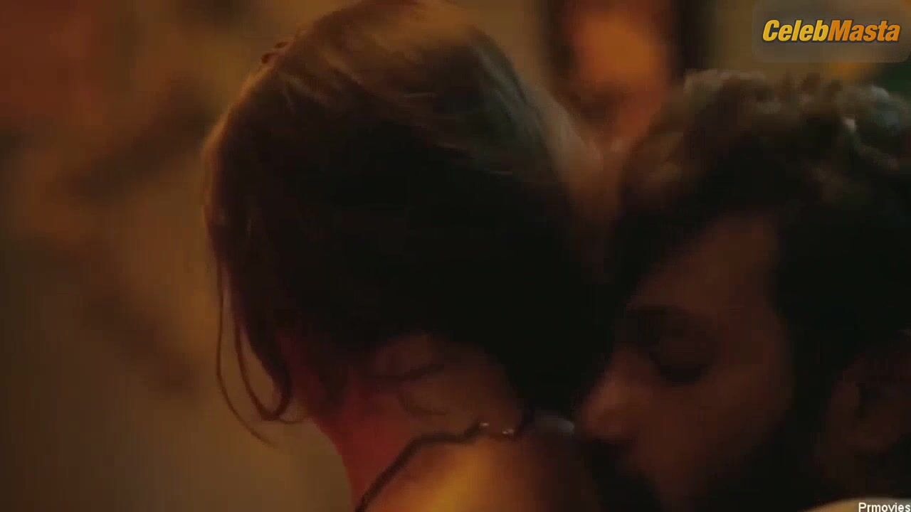 Sneha Paul Ass And Breasts Scene In Charmsukh - Photo 1 of 5 photo 4