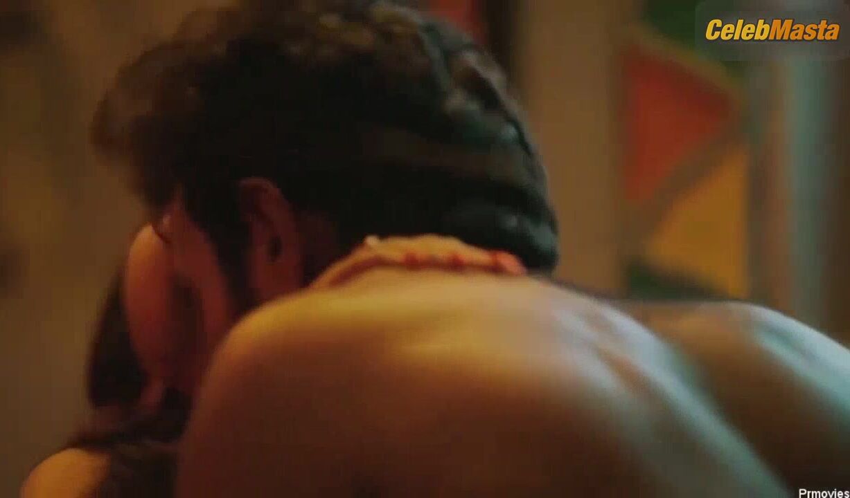 Sneha Paul Ass And Breasts Scene In Charmsukh - Photo 1 of 5 photo 5
