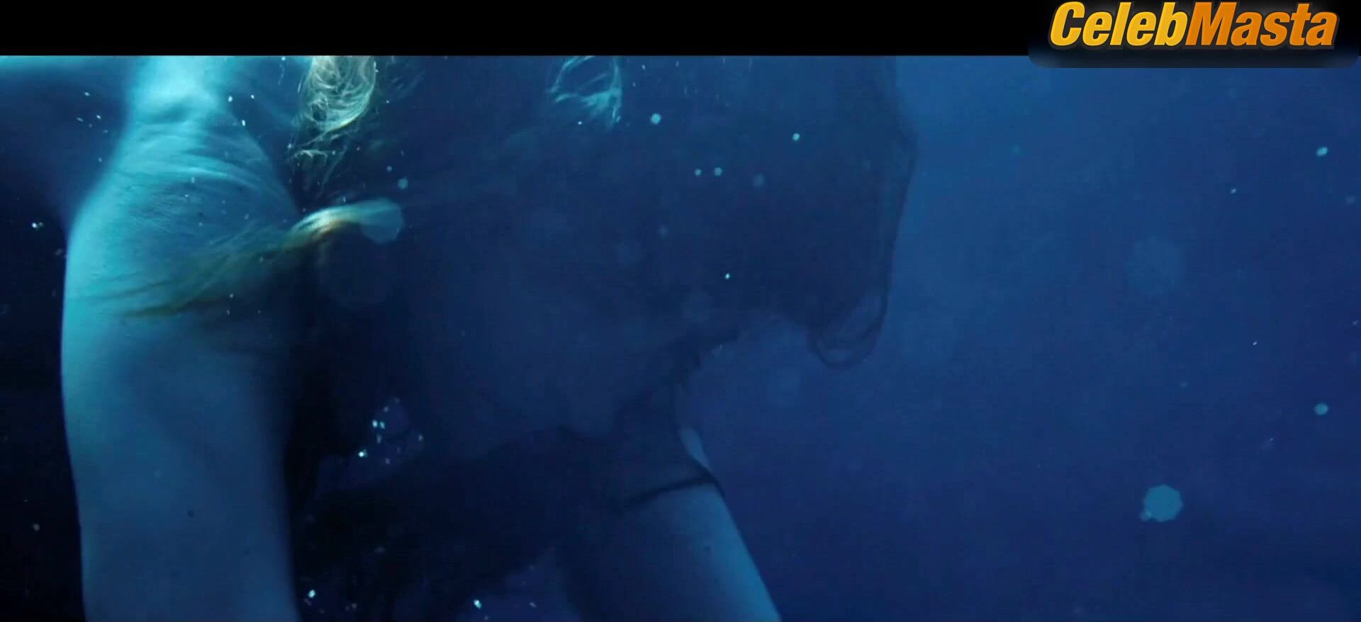 Kelly Macdonald Boobs, Booty Scene In Dirt Music - Photo 2 of 5