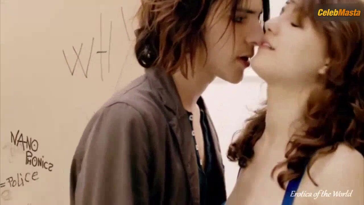 Deborah Revy Reveals All In Scene From Desire - Photo 1 of 5 photo 4