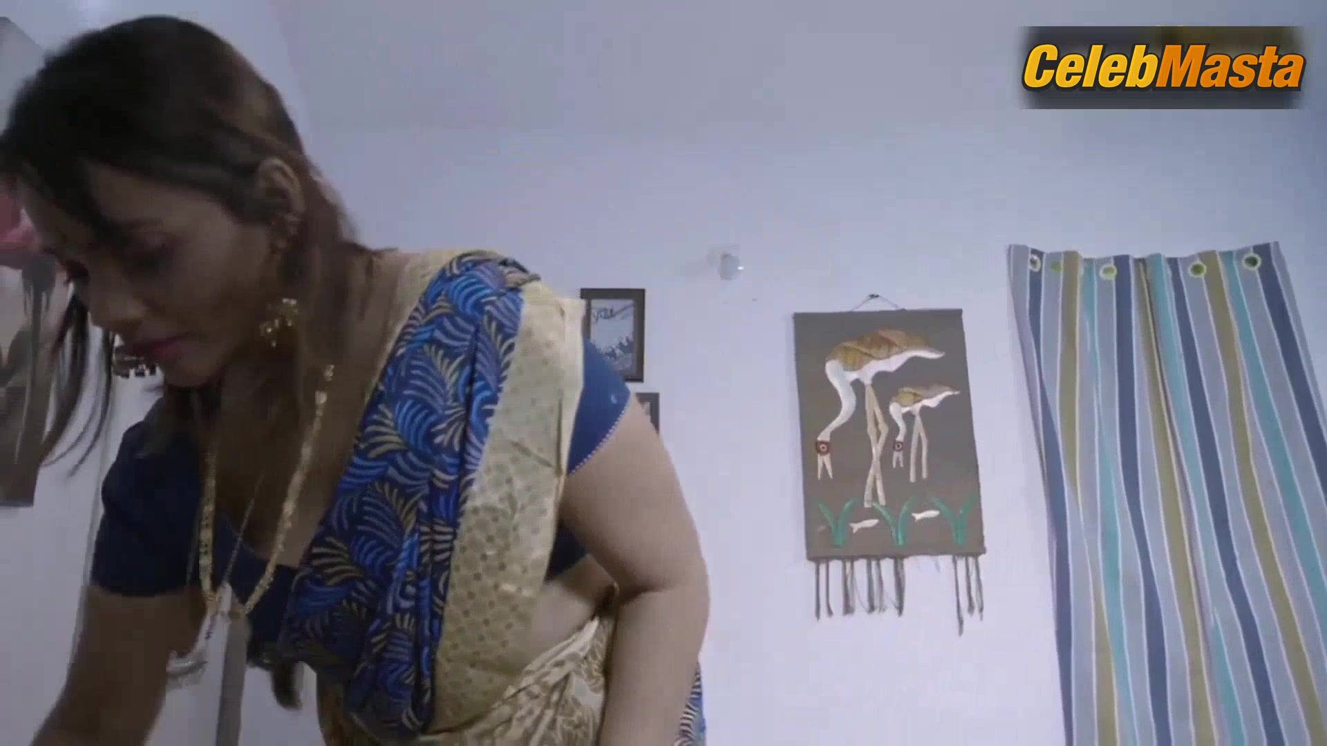 Jinnie Jaaz ’s Sultry Scene In Charmsukh - Photo 1 of 5