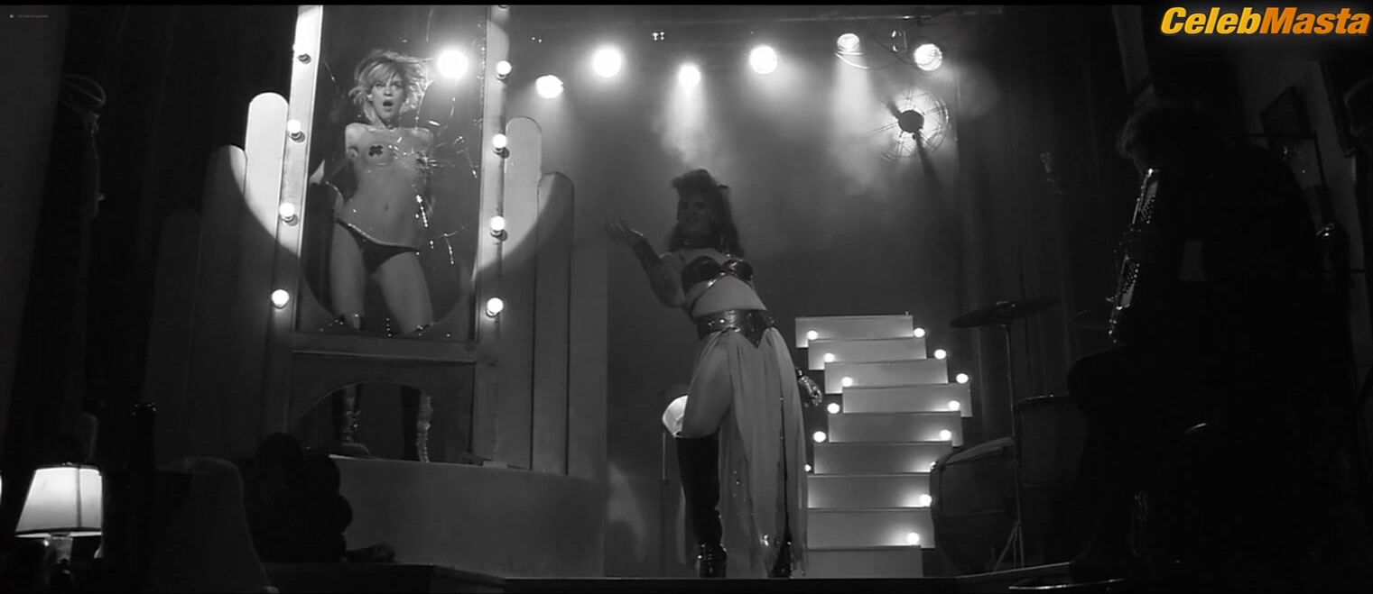 Leticia Bredice Maribel Verdu, And Sofia Castiglione Tits - Photo 1 of 5 photo 4