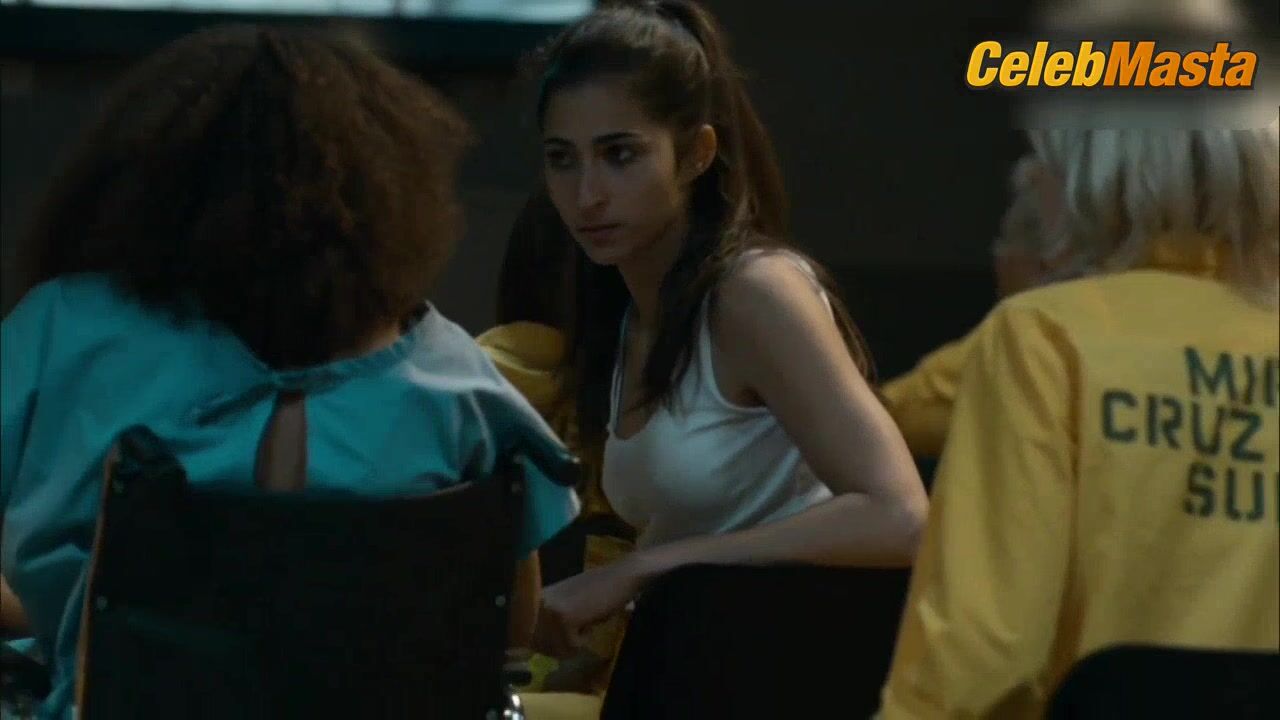Alba Flores Flaunts Sexy Scene In Locked Up - Photo 2 of 5 photo 1