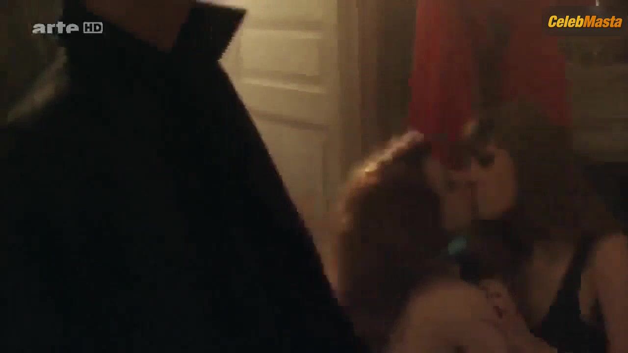 Deborah Revy Boobs Scene In Xanadu - Photo 2 of 5