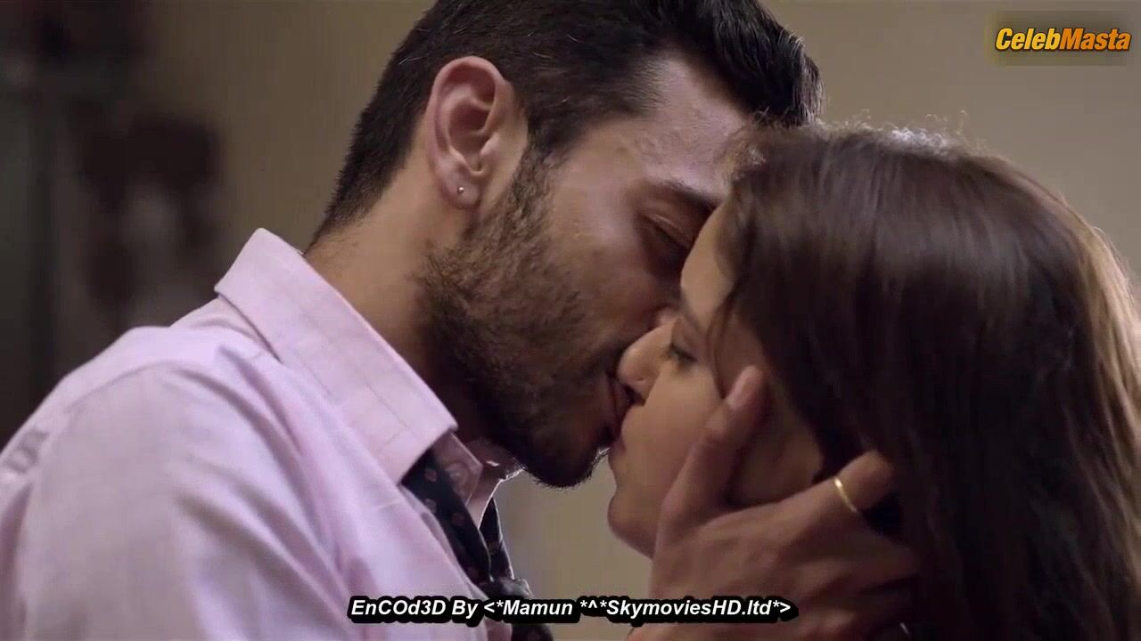 Sneha Paul Displays Tits Scene In Charmsukh - Photo 1 of 5